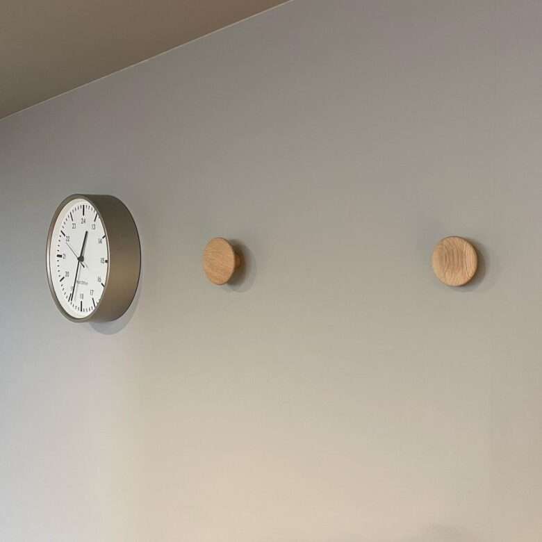 MUUTO THE DOTS & 80s British Post Office Wall Clock :D